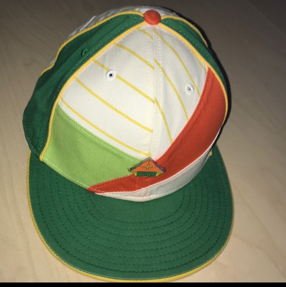 Lrg fittted cap 7 1/2 New Era Lrg Metal Logo